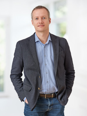 Henrik Helmø Larsen, Globeteam