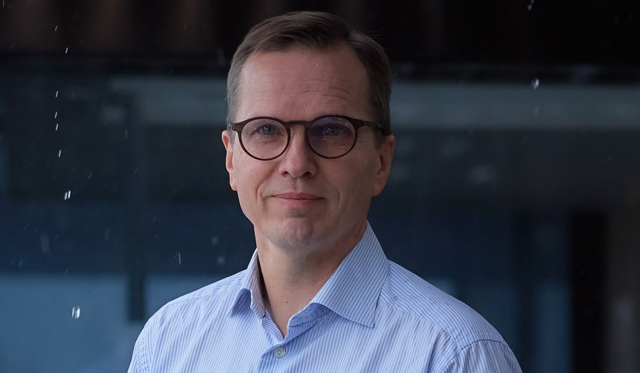 Læs interview med Nils Høgsted, Danmarks Miljøportal, om hvorfor DMP anvender en AI-strategi som ledestjerne – og hvordan fokus på forståelige, målrettede miljødata kan være med til at forkorte sagsforløb og styrke beslutningsgrundlaget.